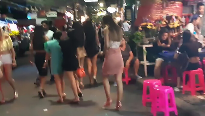 Часть 1: Walking Street Pattaya Thailand: Сборник Прозрачных Нарядов